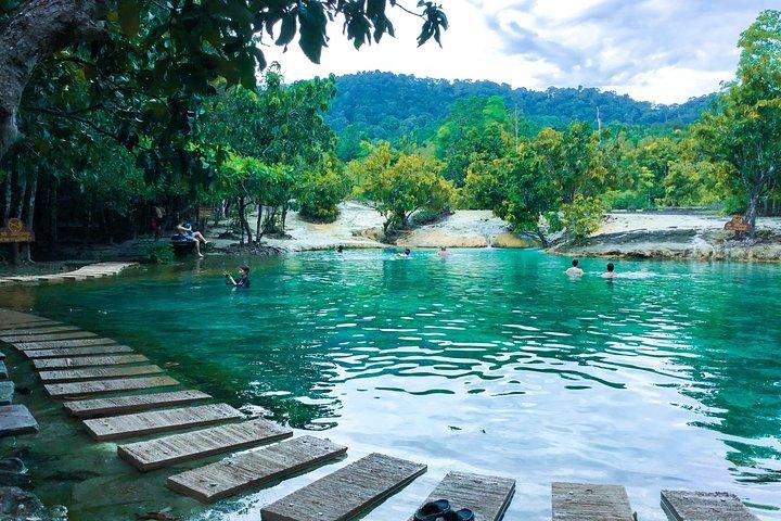 Tour della giungla di Krabi per tutto il giorno (acqua termale, piscina di smeraldo, tempio della grotta della tigre)