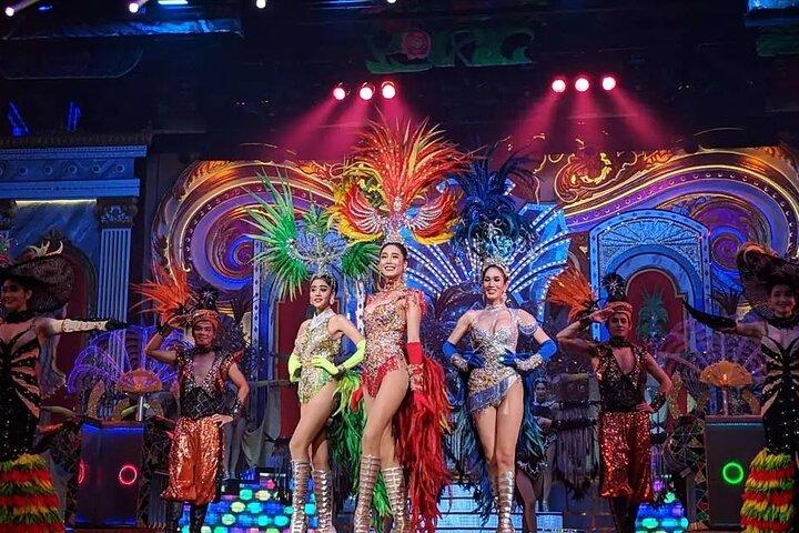 Spettacolo di cabaret dell'Alcazar a Pattaya