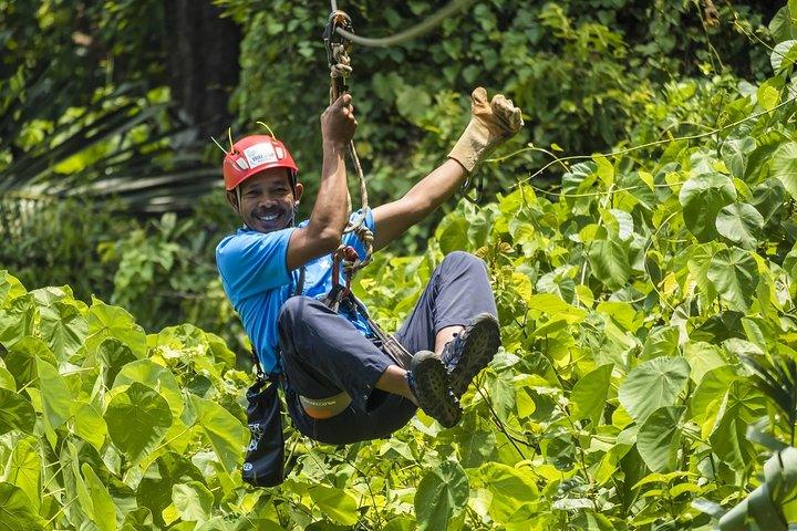 Esperienza avventurosa sulla zipline di Krabi