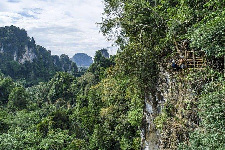 Esperienza avventurosa sulla zipline di Krabi