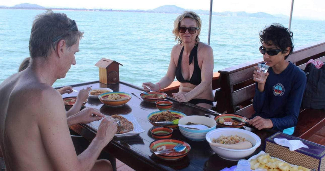 Tour di un giorno a Hua Hin alla Baia dei Delfini e all'Isola delle Scimmie