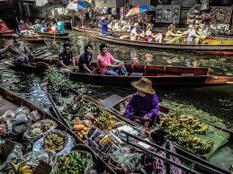 Damnern Saduak Floating Market And Sampran Crocodile Farm