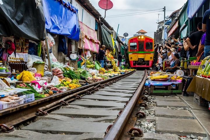 Railway & Floating Market with Dragon Temple & Paknam Phasi Charoen Temple