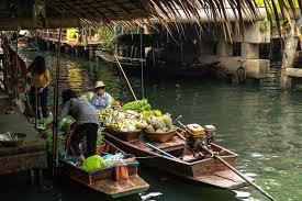 Lad Ma Yom Riverside Market